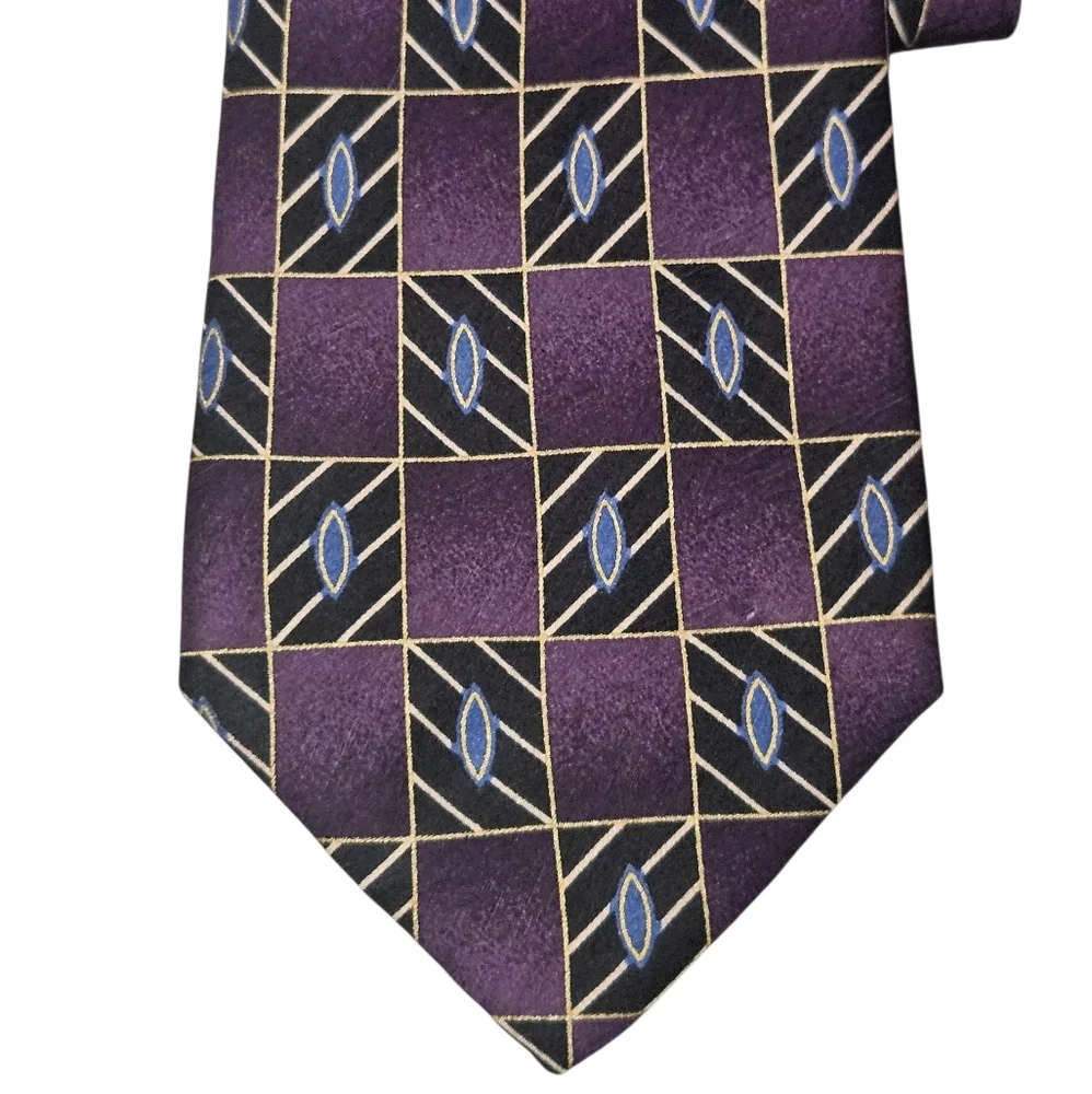 Mondo Uomo 100% Silk Tie Handmade in Italy Purple Geometric Necktie